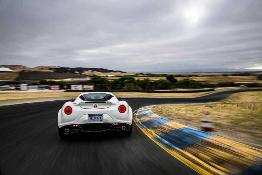  Alfa Romeo 4C Launch Edition (960) 2015 года  (NA) (фото 13 из 44)